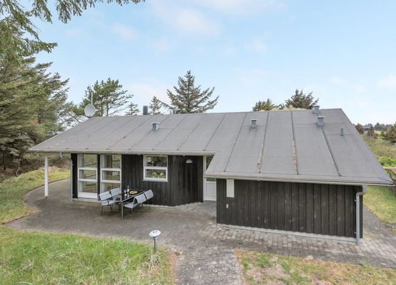 "Hilke" - 850m from the sea