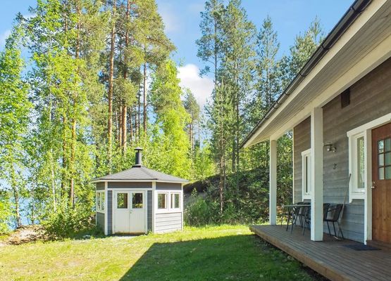 Hot pool cottage laurinranta