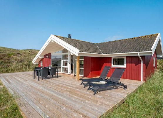 "Emelie" - 200m from the sea