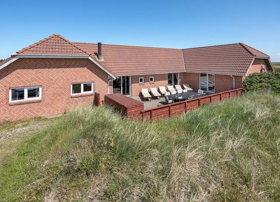 "Holmer" - 300m to the inlet in Western Jutland