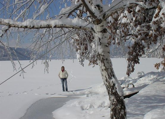 Seefels am Millstaetter See zugefroren