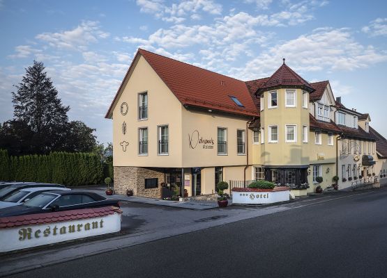 Widmann`s Löwen Hotel, (Königsbronn). Chalet STERNEGUCKER für max. 2 Personen