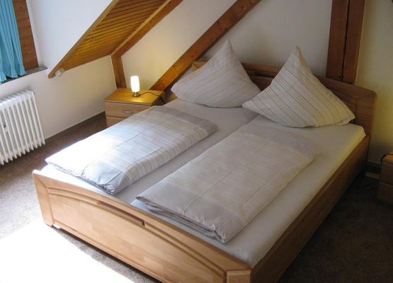 EifelNatur 3 - Schlafzimmer 1 mit Doppelbett