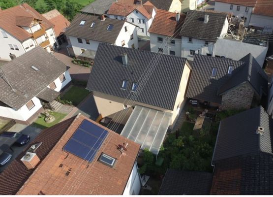 Luftbild Loft und Innenhof mit Terrasse