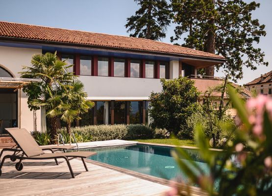Luxusvilla im Weindorf Kaltern am See mit Infinity Pool, Sauna, Weinkeller und großem Garten zur Alleinnutzung