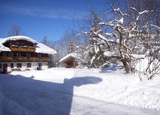 Unser Ferienhof im Schneekleid