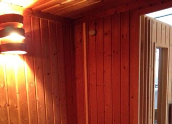 Finnische Sauna 1,96 x 1,96 Meter