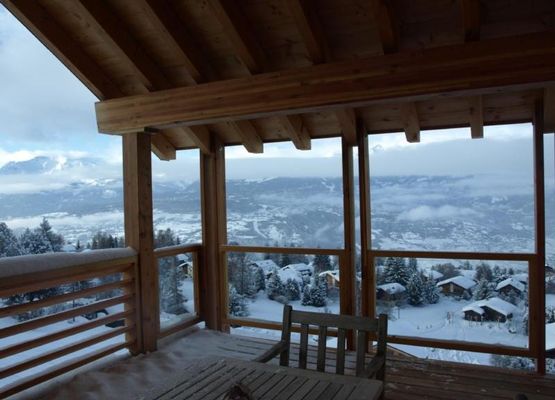 Winter - Blick von Terrasse Richtung Crans Montana