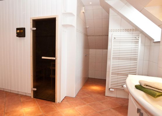 Hof von Campen 1. Bad mit Du/WC/Doppelwaschb/Sauna