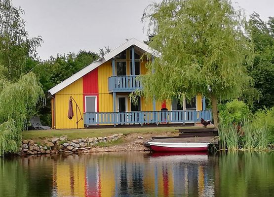 Skandinavisches Ferienhaus am See 